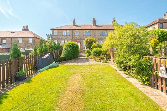 2 Bedroom Terraced House For Sale In Highfields, Holmfirth, HD9