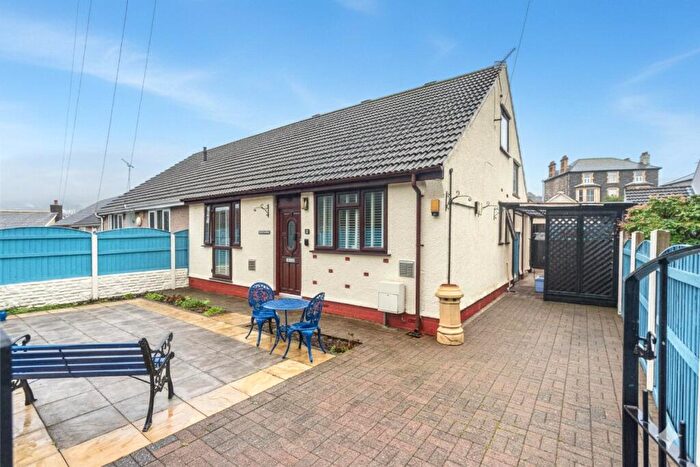 3 Bedroom Bungalow For Sale In Maes Y Glyn, Llanfairfechan, Conwy, LL33