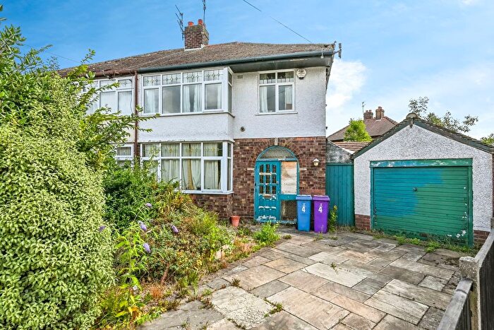 Semi-Detached House For Sale In Beech Lawn, Liverpool, Merseyside, L19