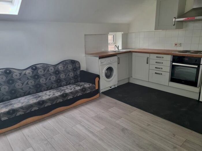 1 Bedroom Flat To Rent In Osborne Road, Burnage, Manchester, M19
