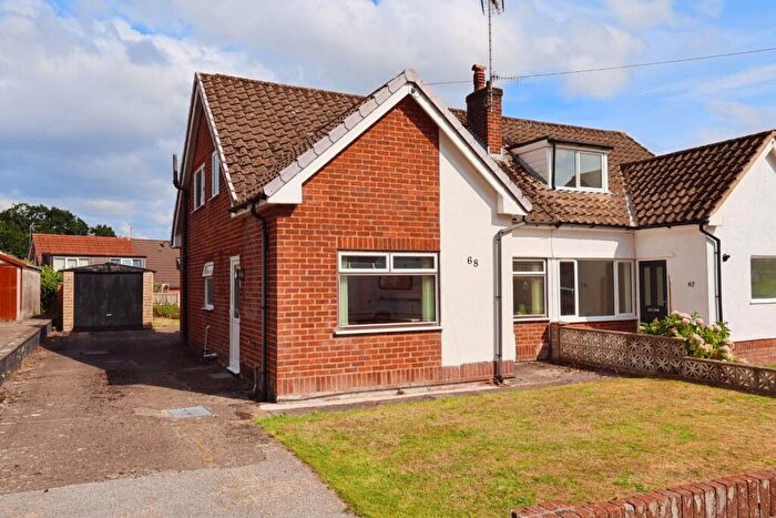 3 Bedroom Semi-Detached Bungalow For Sale In Trefynant Park, Acrefair, Wrexham, LL14