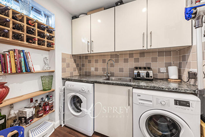 4 Bedroom Detached House For Sale In Rowell Way, Oundle, Northamptonshire, PE8