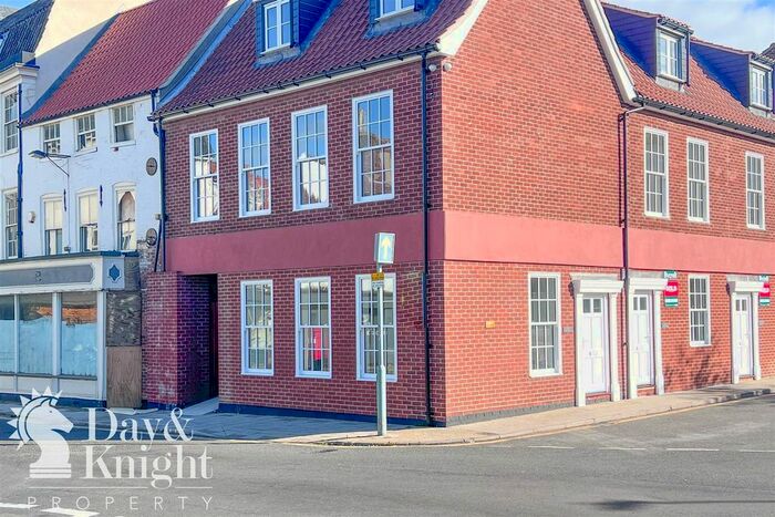 4 Bedroom End Of Terrace House To Rent In Stonecutters Way, Great Yarmouth, NR30