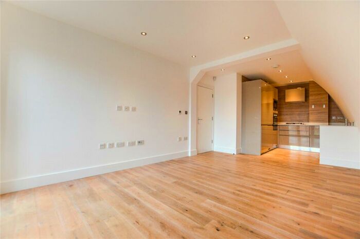 1 Bedroom Apartment For Sale In Wentworth House, Pyrford Road, West Byfleet, Surrey, KT14