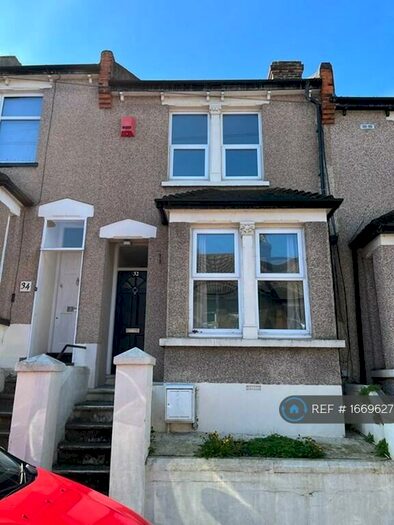 3 Bedroom Terraced House To Rent In Cecil Road, Rochester, ME1