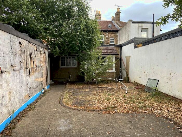 3 Bedroom Detached House To Rent In Pembroke Road, Wembley, HA9