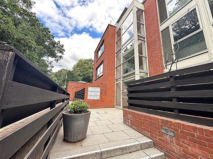 2 Bedroom Apartment For Sale In Elmstead Lane, Chislehurst, BR7