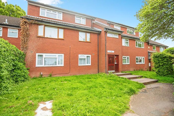 2 Bedroom Flat For Sale In Edale, Wilnecote, Tamworth, B77