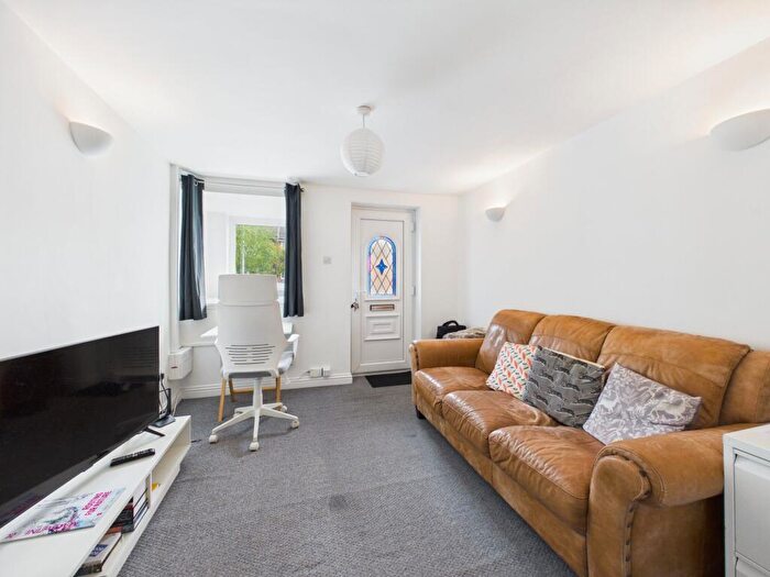 1 Bedroom Flat To Rent In Greenhill Court, Tuffley, GL4