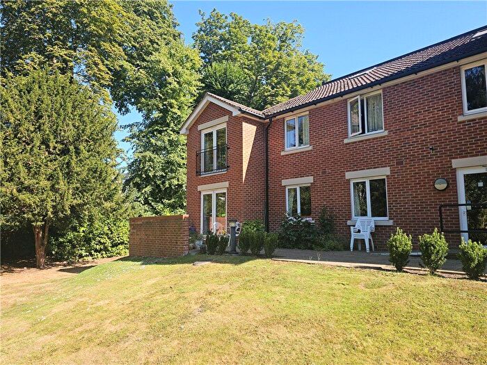 2 Bedroom Flat For Sale In Stafford Road, Caterham, Surrey, CR3