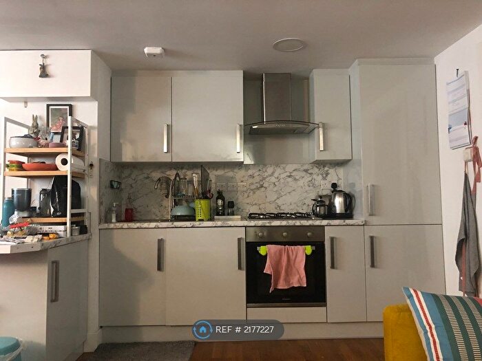 1 Bedroom Flat To Rent In Stamford Hill Rear, London, N16