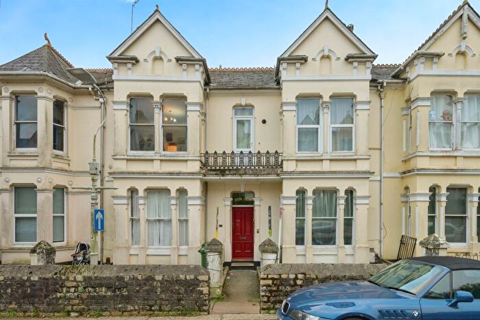 2 Bedroom Flat For Sale In Connaught Avenue, Plymouth, PL4