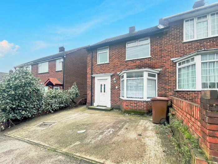 3 Bedroom Semi-Detached House To Rent In Church Street, Gillingham, ME7