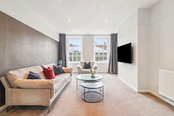 3 Bedroom Flat To Rent In Clarewood Court, Seymour Place, W1H