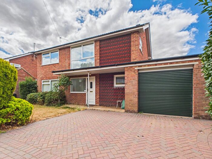 4 Bedroom Detached House For Sale In Heathlands, Baughurst, RG26