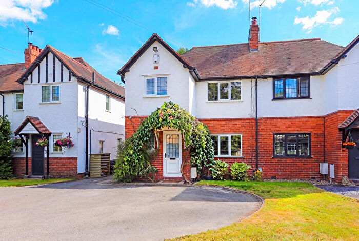 3 Bedroom Semi Detached House For Sale In Lugtrout Lane, Catherine-de-Barnes, Solihull, B91