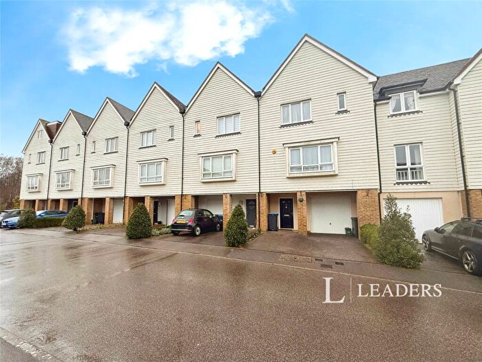 House To Rent In Barry Drive, Haywards Heath, RH16