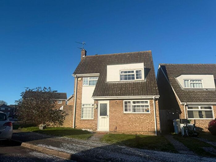 3 Bedroom Detached House To Rent In Pheasant Way, Yaxley, PE7