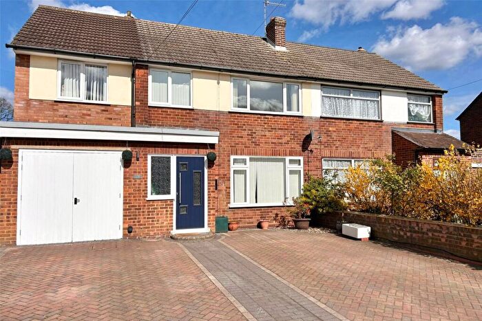 5 Bedroom Semi Detached House For Sale In Field Way, Aldershot, Hampshire, GU12