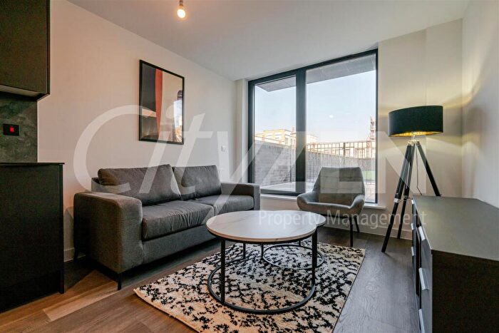 1 Bedroom Flat To Rent In Berkeley Square, - Ordsall Lane, M5