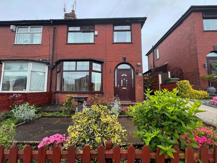 3 Bedroom Terraced House To Rent In Halshaw Lane, Kearsley, Bolton, BL4
