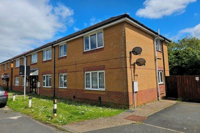 2 Bedroom Flat To Rent In Westminster Lane, Newport, PO30