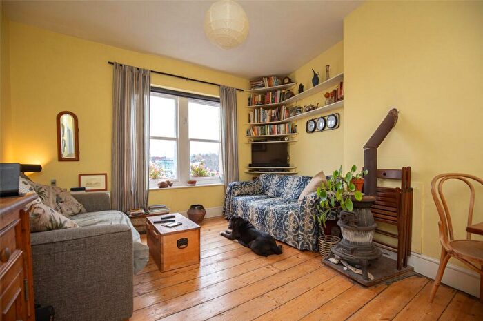 2 Bedroom Apartment For Sale In Merchants Road, Hotwells, Bristol, BS8