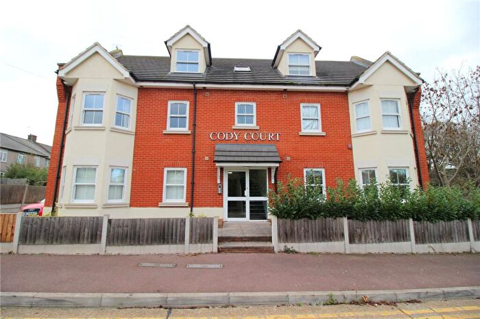 1 Bedroom Apartment To Rent In Shakespeare Drive, Westcliff-on-Sea, Essex, SS0
