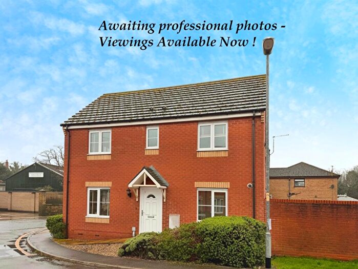 3 Bedroom Detached House For Sale In Silverstone Road, Bourne, PE10