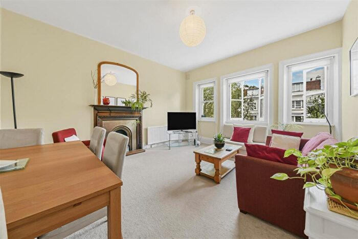 2 Bedroom Flat To Rent In Belsize Park Gardens, Belsize Park, NW3