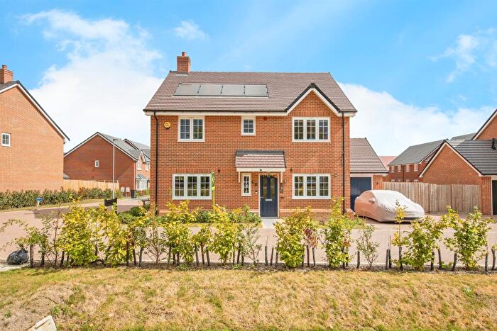 4 Bedroom Detached House For Sale In Thistledown Crescent, Ipswich, IP1