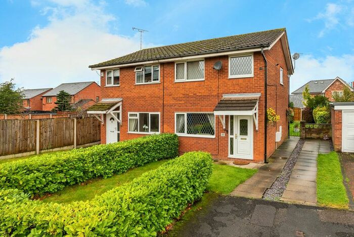 3 Bedroom Semi-Detached House For Sale In Orchard Brow, Rixton, Warrington, WA3
