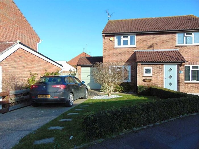 2 Bedroom Detached House To Rent In Devonshire Gardens, Tilehurst, Reading, Berkshire, RG31