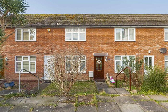 2 Bedroom House To Rent In Colin Gardens, London, NW9