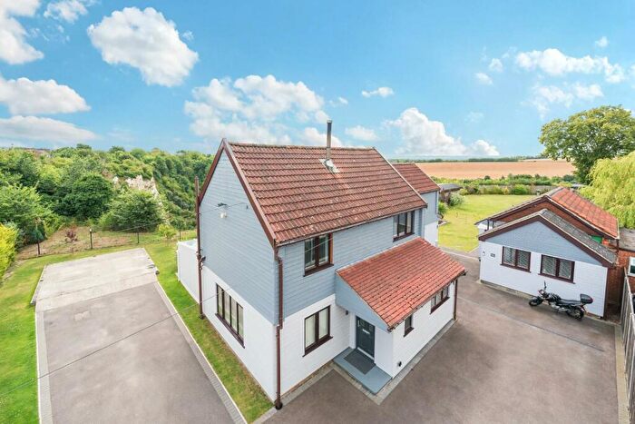 4 Bedroom Detached House For Sale In Meadow Crescent, Upper Halling, Rochester, ME2