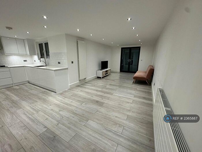 1 Bedroom Flat To Rent In Mount Road, London, NW4