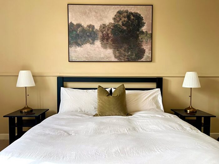 2 Bedroom Flat To Rent In Chamberlain Place, Walthamstow, E17