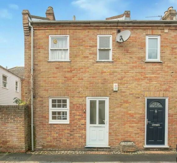 2 Bedroom Cottage To Rent In The Square, Woodford Green, Essex, IG8