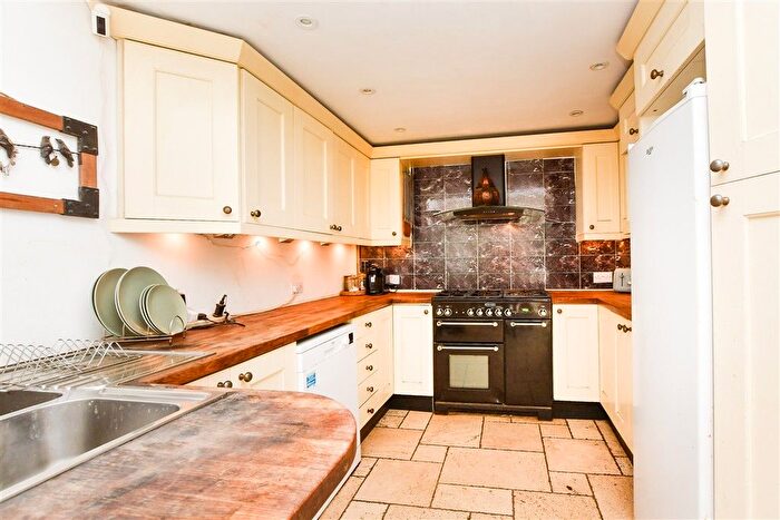 3 Bedroom Semi-detached House For Sale In High Street, Dormansland, Lingfield, Surrey, RH7