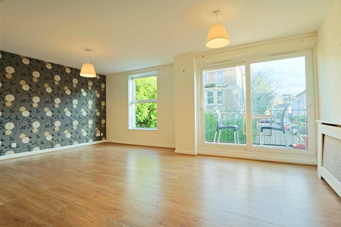 2 Bedroom Flat To Rent In Millar House, Merchants Road, Clifton, Bristol, BS8