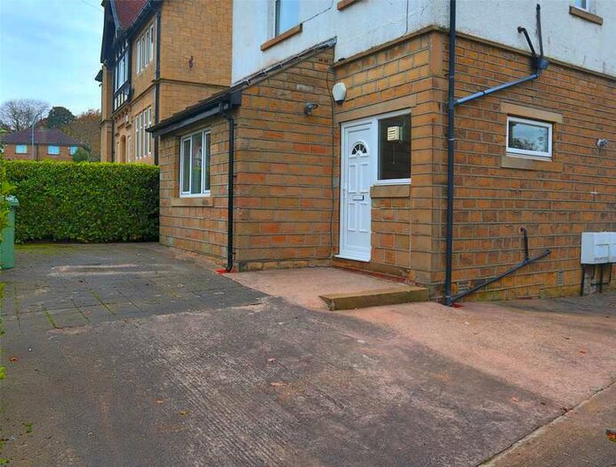 2 Bedroom Apartment To Rent In Longley Road, Huddersfield, HD5