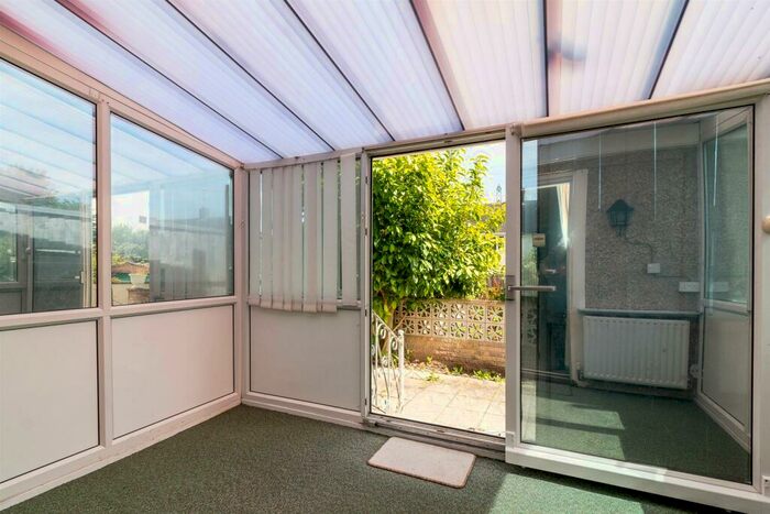 3 Bedroom End Of Terrace House For Sale In Stirling Grove, Clifton, Nottingham, NG11