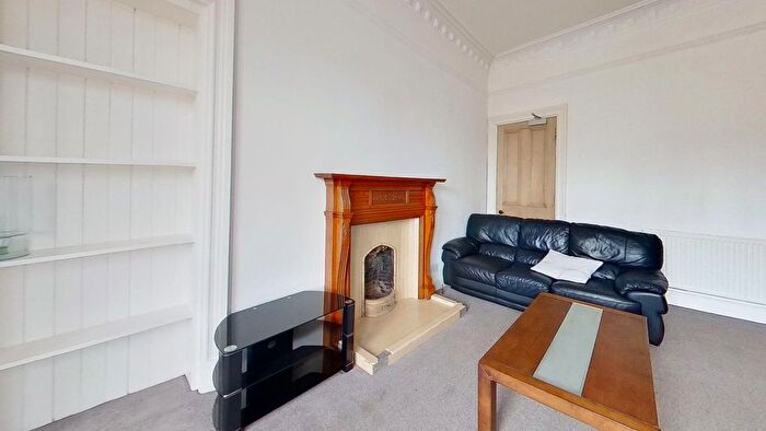 3 Bedroom Flat To Rent In Marchmont Road, Edinburgh, EH9