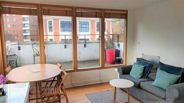 2 Bedroom Flat To Rent In Old Street, Old Street, EC1