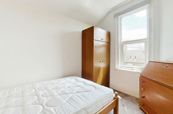 4 Bedroom House To Rent In St Johns Road Bath, BA1