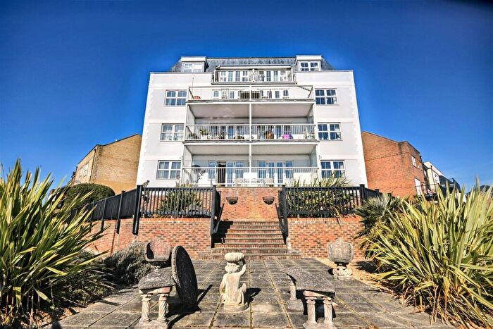 4 Bedroom Flat For Sale In St. Lawrence Mews, Eastbourne, BN23