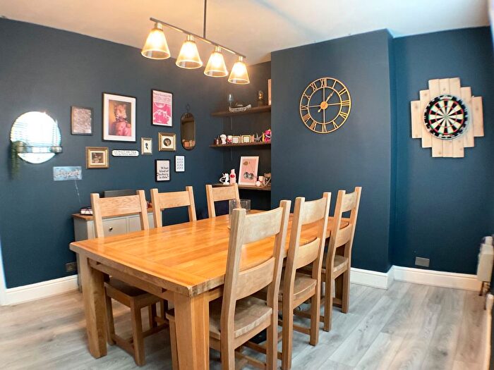 3 Bedroom Terraced House For Sale In King William Street, Amblecote, Stourbridge, West Midlands, DY8