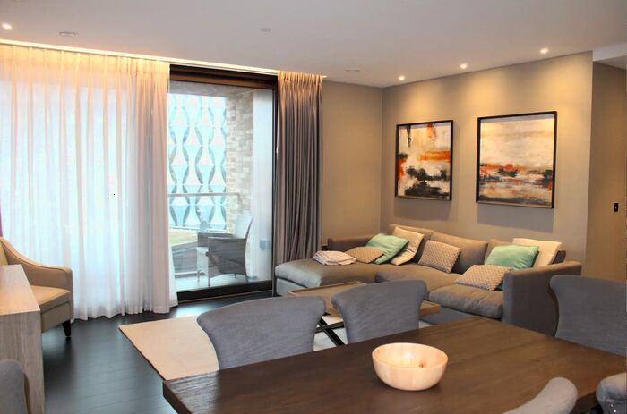 3 Bedroom Flat To Rent In - Ponton Road, London, SW8