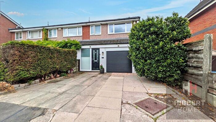 3 Bedroom End Of Terrace House For Sale In Borrowdale Road, Stockport, SK2