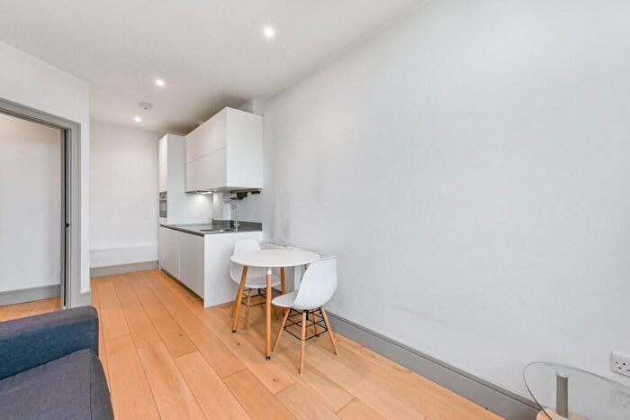 1 Bedroom Flat To Rent In Imperial Drive, Harrow, Middlesex, HA2